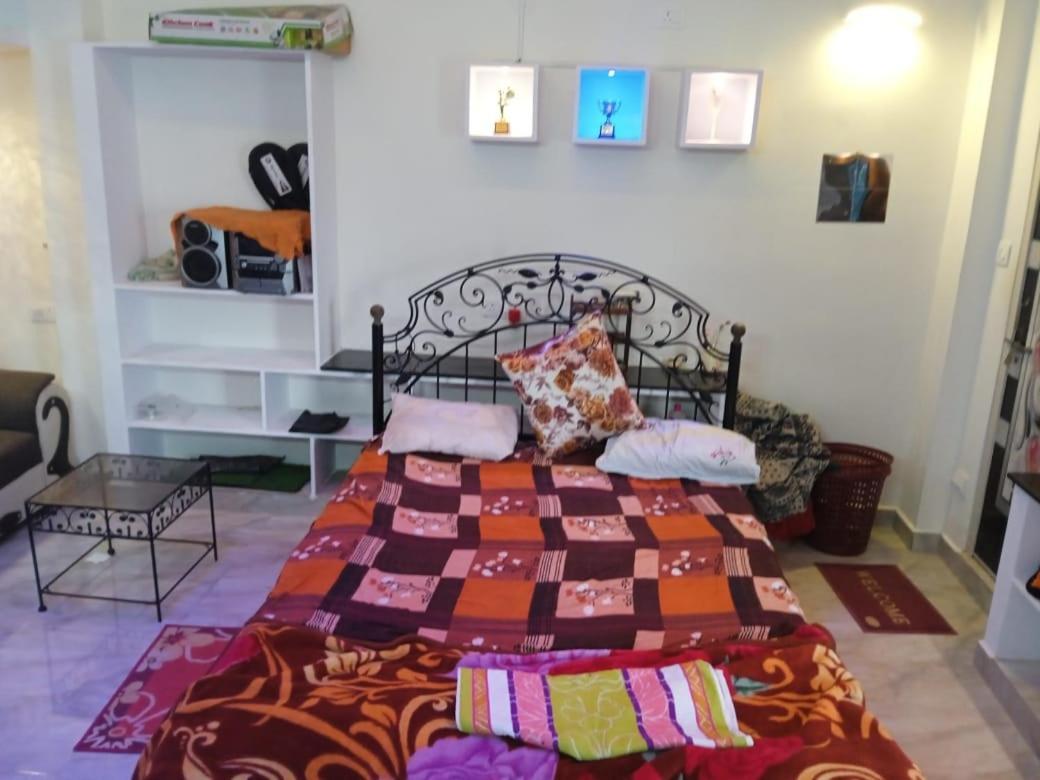 Dziire Service Apartment Hyderabad Exteriör bild