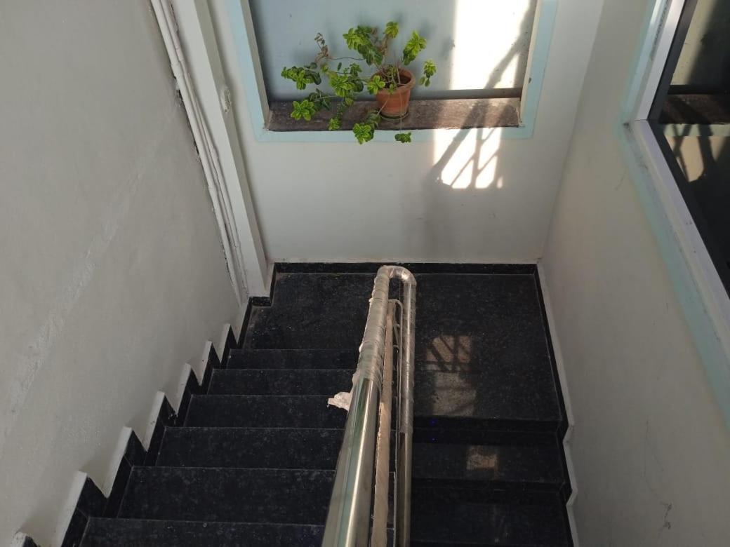 Dziire Service Apartment Hyderabad Exteriör bild